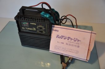 32,　充電器